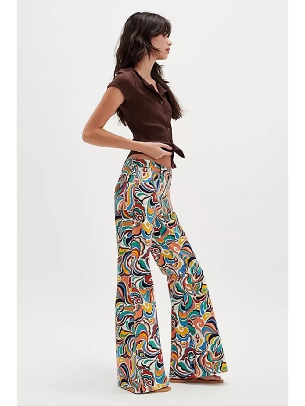 NWT Wrangler High-Rise Printed Flare Jeans in Latigo retro print 24 - Picture 2 of 8